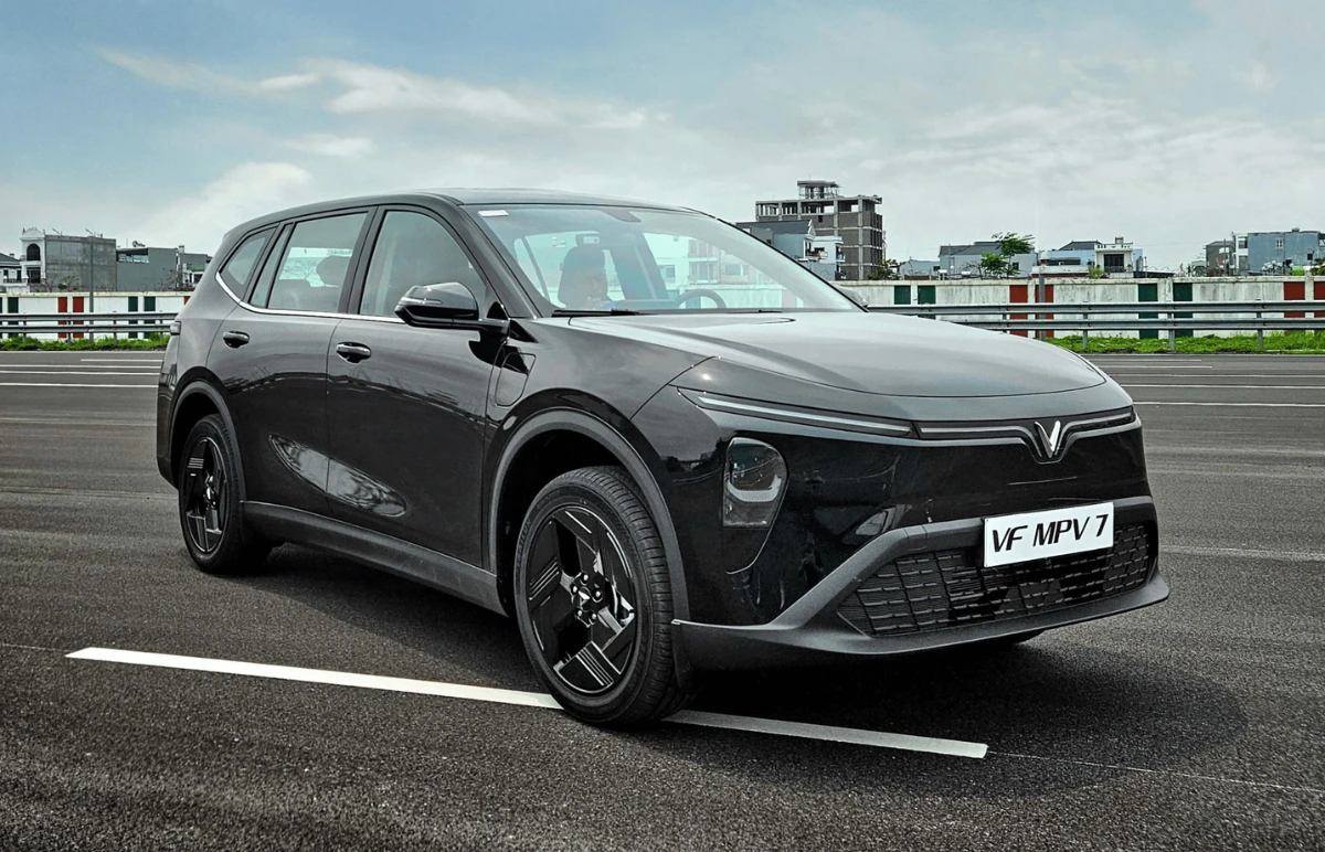 Vinfast VF MPV 7 Price Revealed | Launched in India at Rs 24.49 Lakh